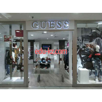 Магазин одежды - Guess